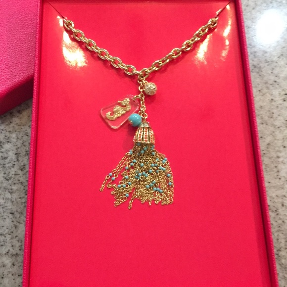 NWT Lilly Necklace